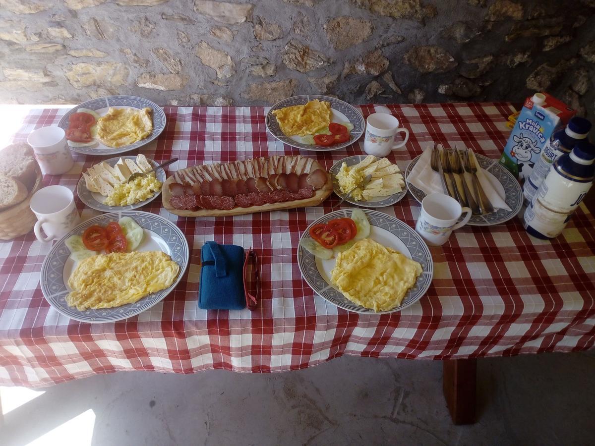 Etno Guest House Lalovic Tjentiste Luaran gambar